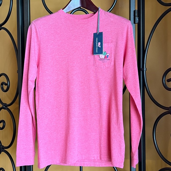 Vineyard Vines Other - VINEYARD VINES Christmas Tree Whale Charleston